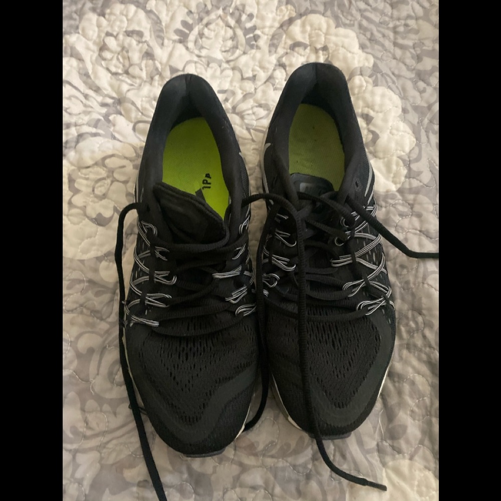 Nike air max’s sz  9
